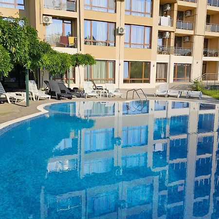 Aparthotel Vesta Riviera - Free Parking Goldstrand Exterior foto